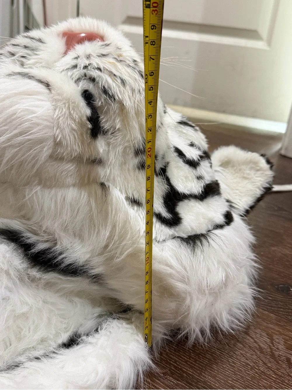 Siberian tiger head hanging wall decor white and black